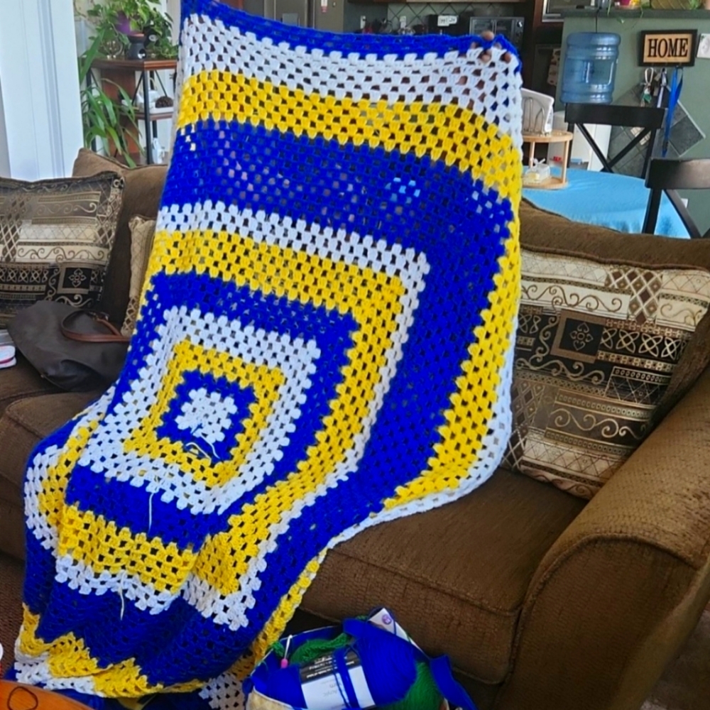 WARRIORS Crochet blanket or throw